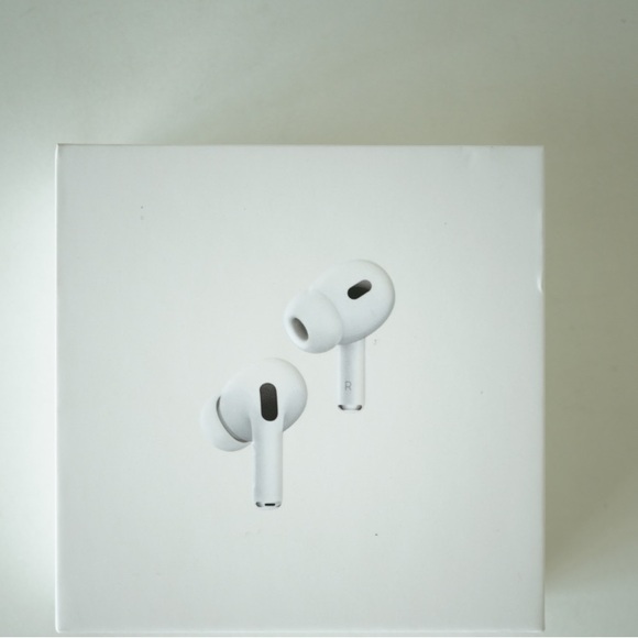 Apple AirPods Pro in Classic White
